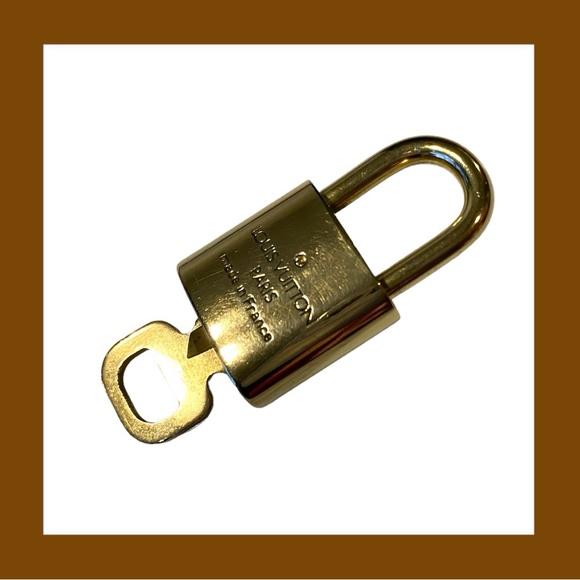 🔐Louis Vuitton Padlock & Key (#311) & 100% leather and engravable charm plate - Picture 9 of 11